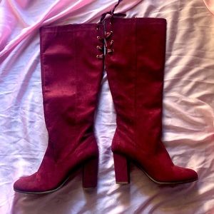 Women’s heeled maroon boots